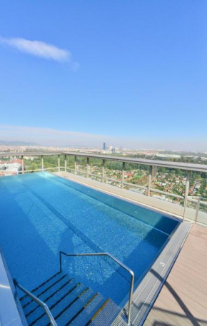 Brand-New, Close to Centre, Rooftop-Summer-Pool